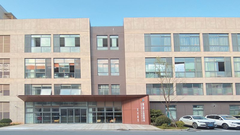 大型会议音响灯光设备：参数解析与选型要点